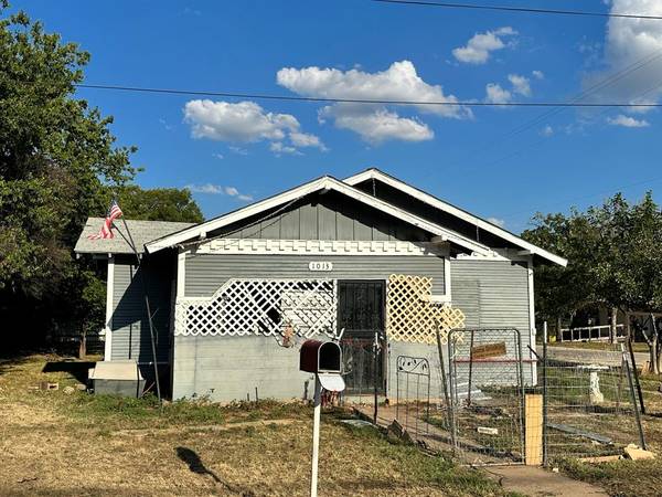 Coleman, TX 76834,1013 S Neches Street