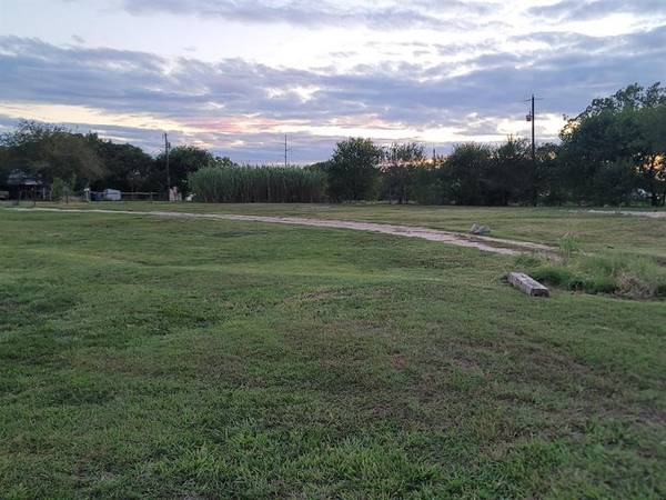 14216 County Road 511, Venus, TX 76084