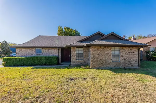 1401 Sunny Glen Street, Fort Worth, TX 76134