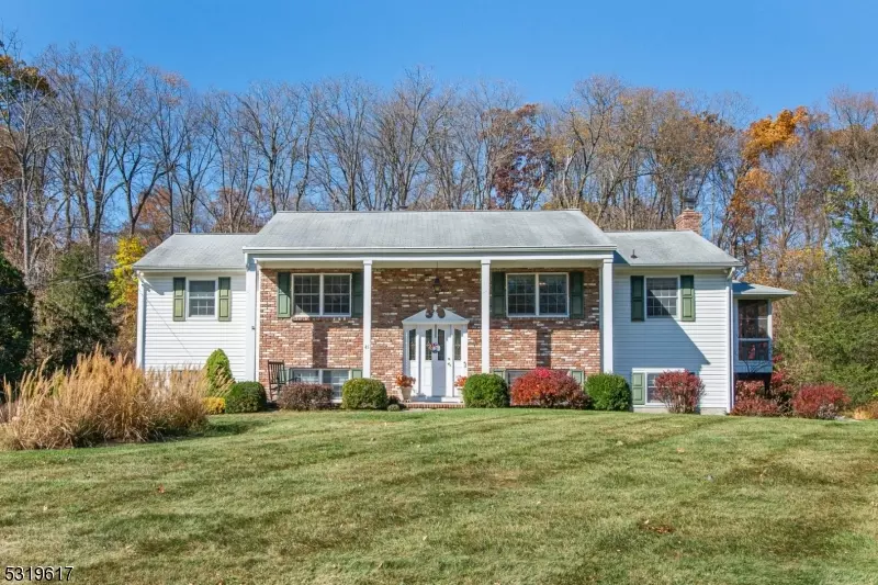 45 Deerfield Dr, Hardyston Twp., NJ 07419