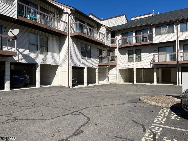 Hillsborough Twp., NJ 08844,3512 Richmond Ct #3512