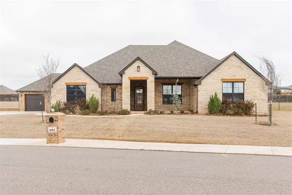 681 Villaverde Court, Norman, OK 73071