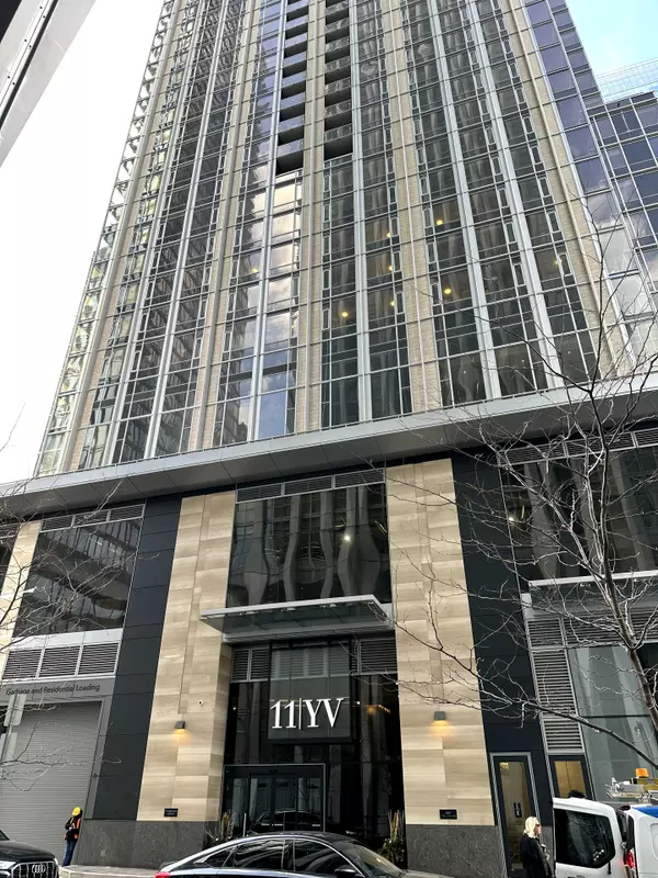 11 Yorkville AVE #1605, Toronto C02, ON M4W 1L2