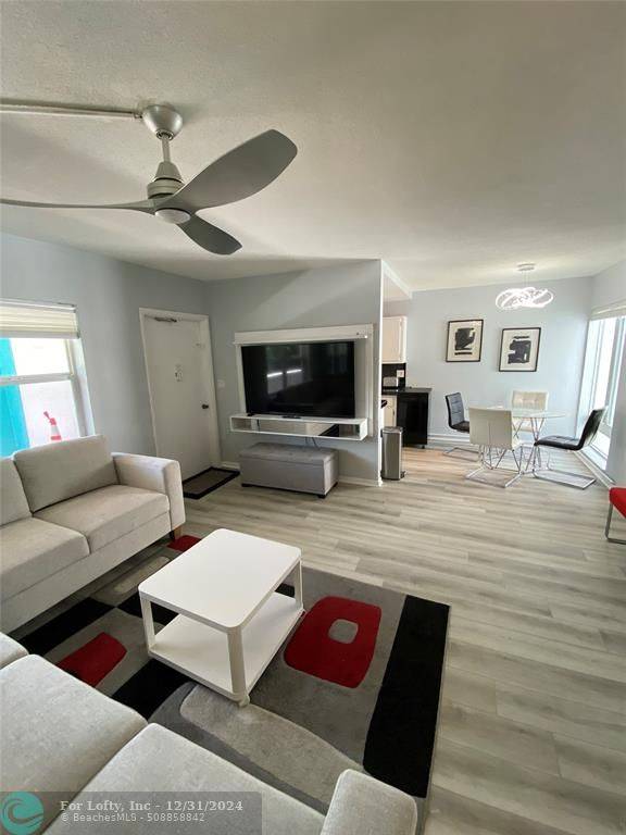 Lauderdale By The Sea, FL 33308,224 Hibiscus Ave  #253