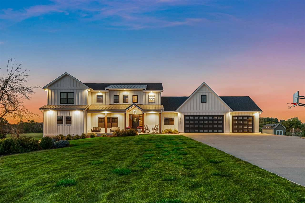 4118 Deacon Ln NE, Solon, IA 52333
