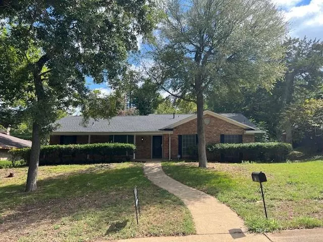 Dallas, TX 75233,3720 Kiest Knoll Drive