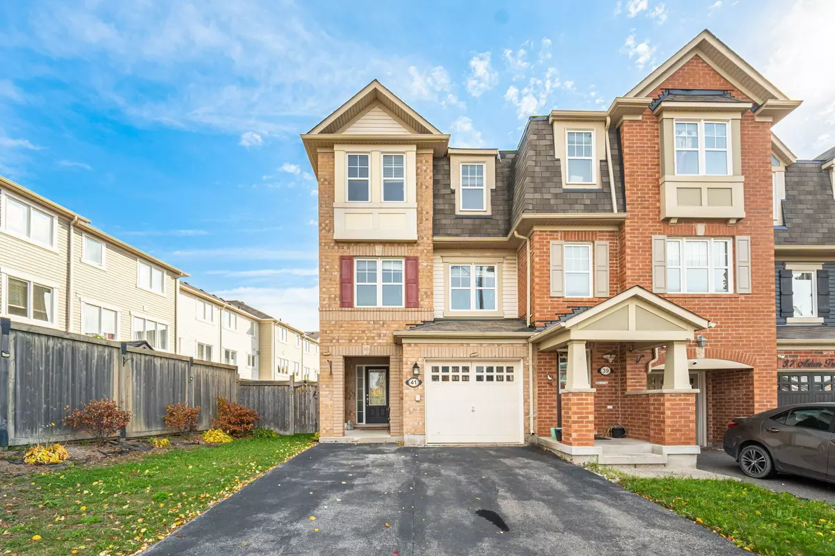 Brampton, ON L7A 0T1,41 Ashen Tree LN