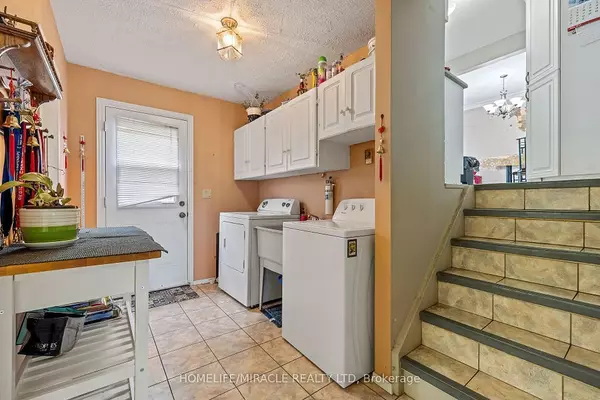 Oshawa, ON L1H 7E4,157 Labrador DR