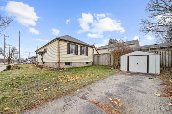 Brantford, ON N3T 1M6,33 Winniett ST