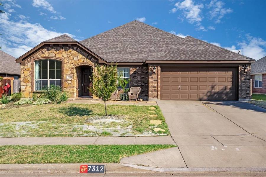 7312 Lake Rock Drive, Fort Worth, TX 76179