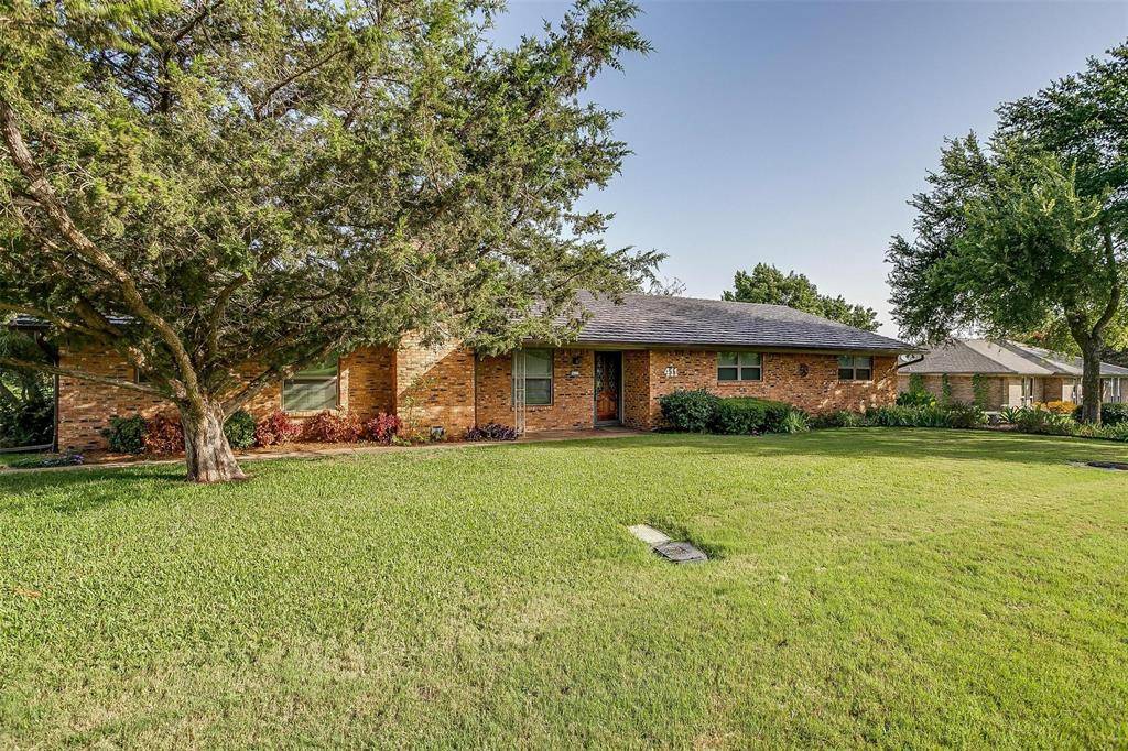 Joshua, TX 76058,411 Country Club Drive