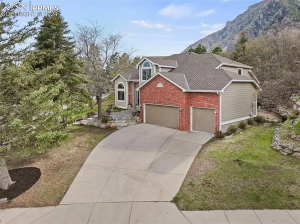 125 Ravenglass WAY, Colorado Springs, CO 80906