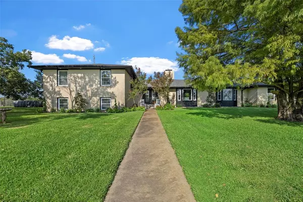 2522 S Robinson Drive, Robinson, TX 76706