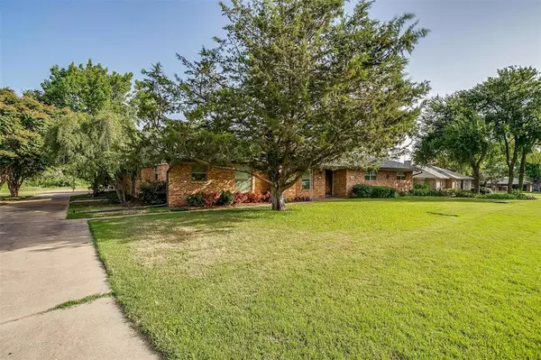 Joshua, TX 76058,411 Country Club Drive