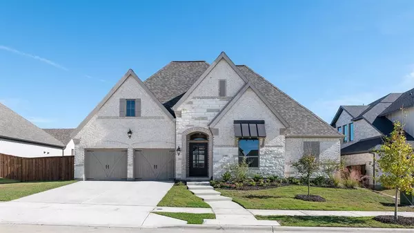 2205 Winding Creek Circle,  Fort Worth,  TX 76008