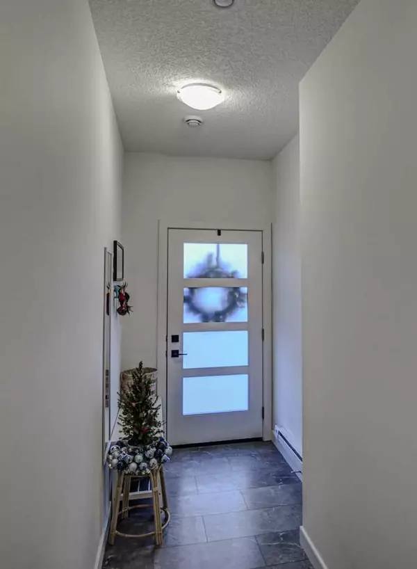 Calgary, AB T3B 6J1,81 Greenbriar PL NW #126