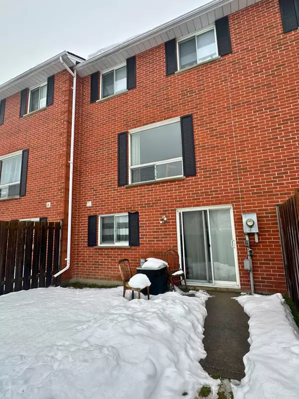 London, ON N5V 5B8,190 Fleming DR #32