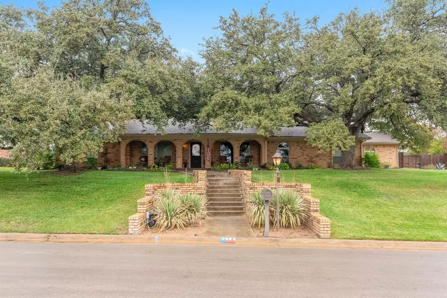 12 Lombardy Terrace, Benbrook, TX 76132