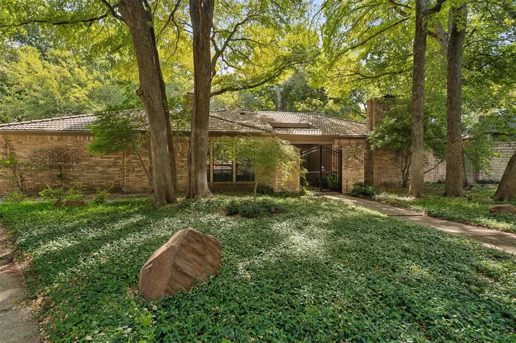 Fort Worth, TX 76109,3412 Rustwood Court