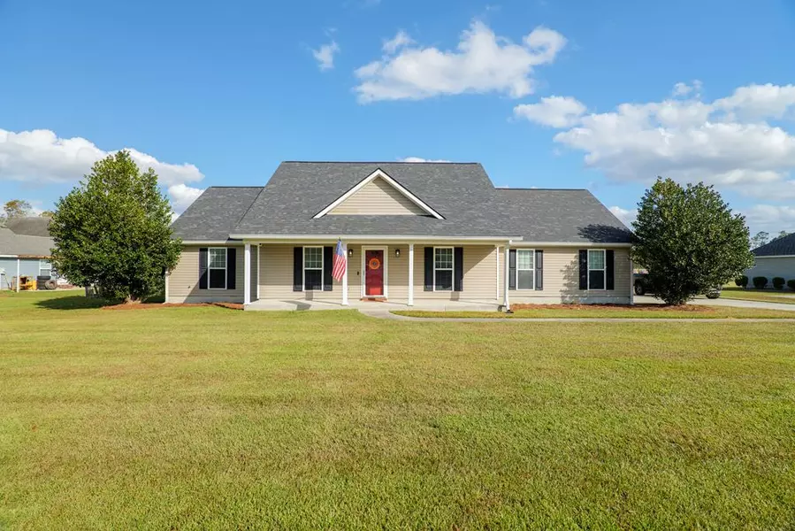 7 Bennett Lane, Ray City, GA 31645