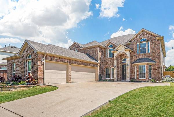 1004 Regal Bluff Lane, Desoto, TX 75115