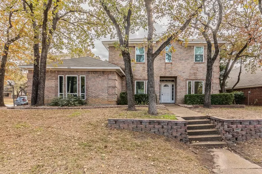 6856 Rolling Ridge Drive, North Richland Hills, TX 76182