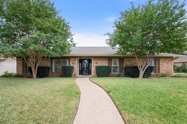 1606 Delta Drive, Arlington, TX 76012