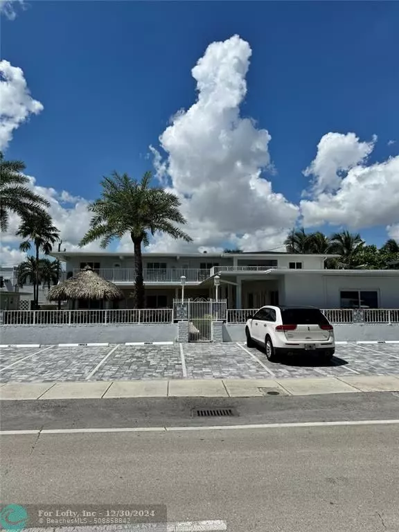 Lauderdale By The Sea, FL 33308,4228 N Ocean Dr  #36