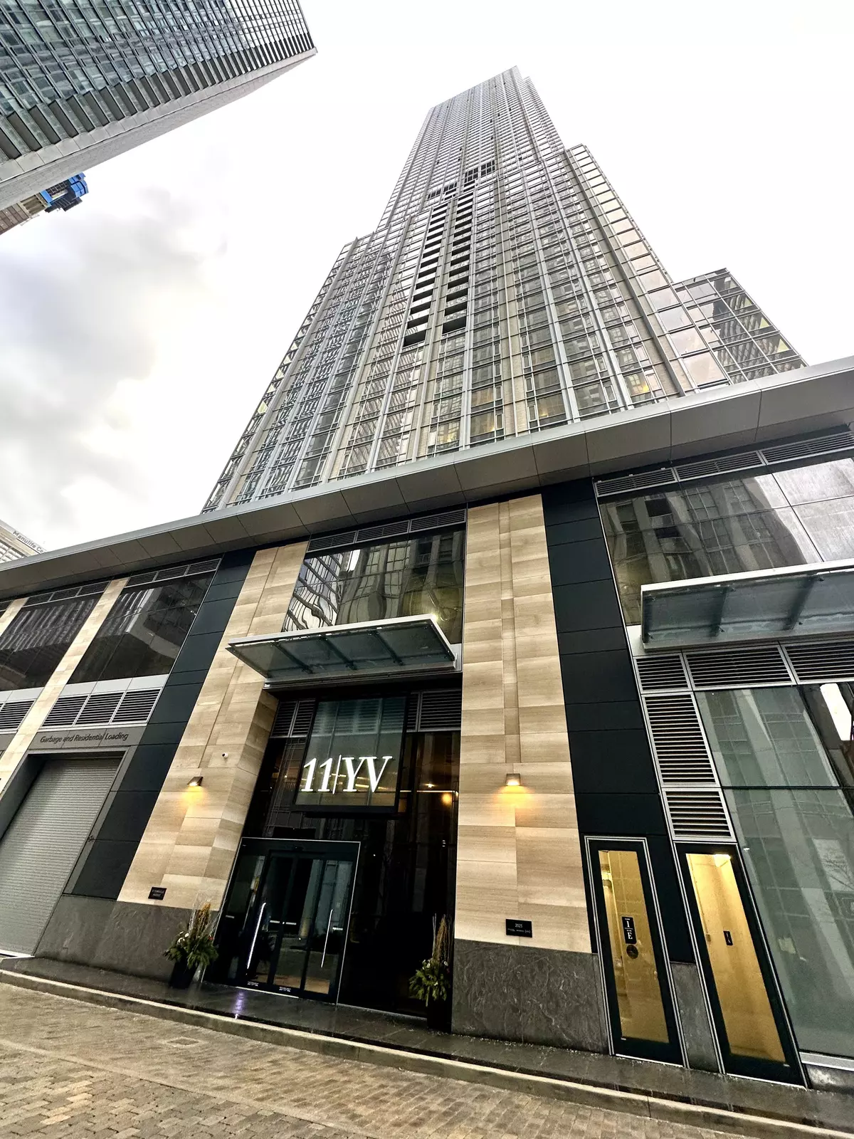 Toronto C02, ON M4W 1L2,11 Yorkville AVE #1611