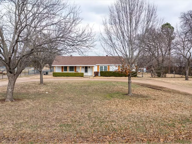 1029 Oak Grove Road E, Fort Worth, TX 76028