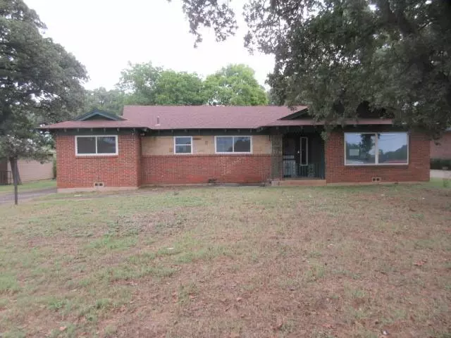 4627 E California Parkway, Forest Hill, TX 76119