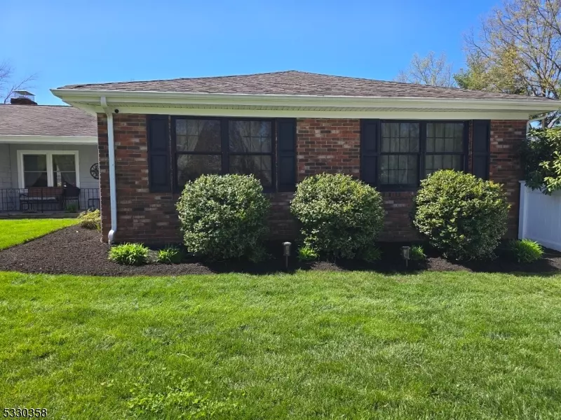 23 Dorset Ct, Franklin Twp., NJ 08873