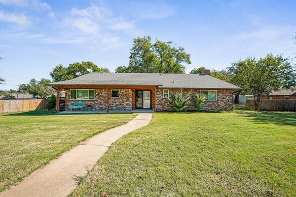 Cleburne, TX 76033,215 S Ridgeway Drive