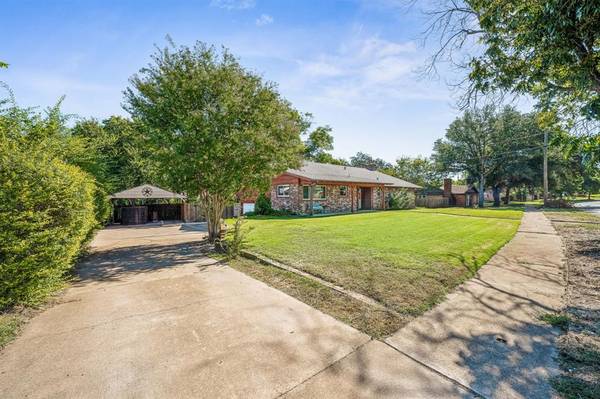 Cleburne, TX 76033,215 S Ridgeway Drive