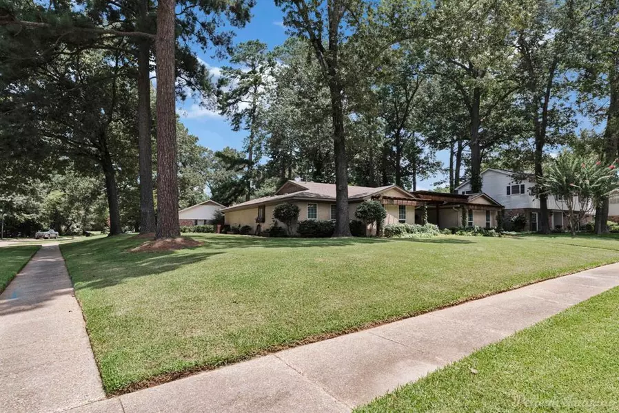 547 Dunmoreland Drive, Shreveport, LA 71106