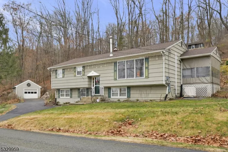 96 Musconetcong River Rd, Lebanon Twp., NJ 07882