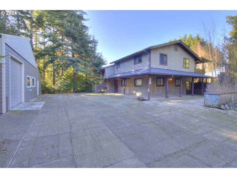 4 VISTA DR, Port Orford, OR 97465