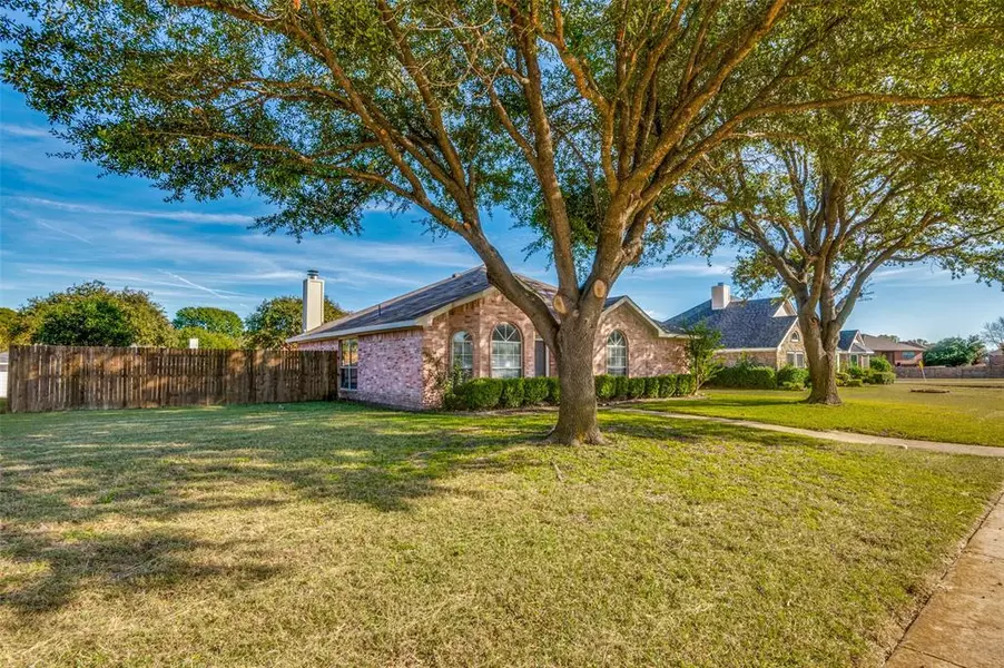 508 Boxwood Drive, Lancaster, TX 75146