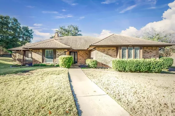 804 Shadycreek Court, Arlington, TX 76013