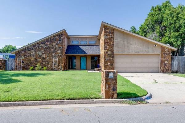 1813 Lankestar Place, Yukon, OK 73099