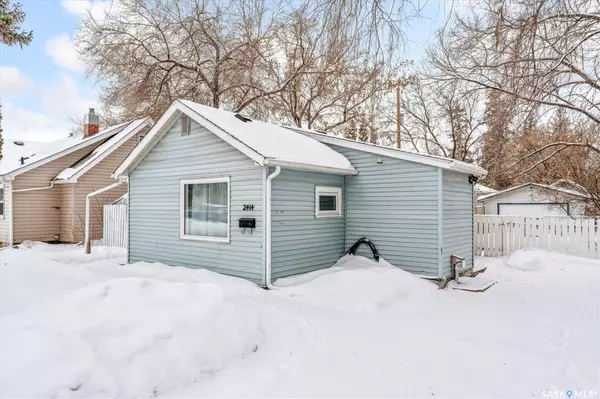 2414 Kelvin AVENUE, Saskatoon, SK S7J 0T5