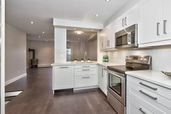 Oakville, ON L6K 1R9,11 Normandy PL