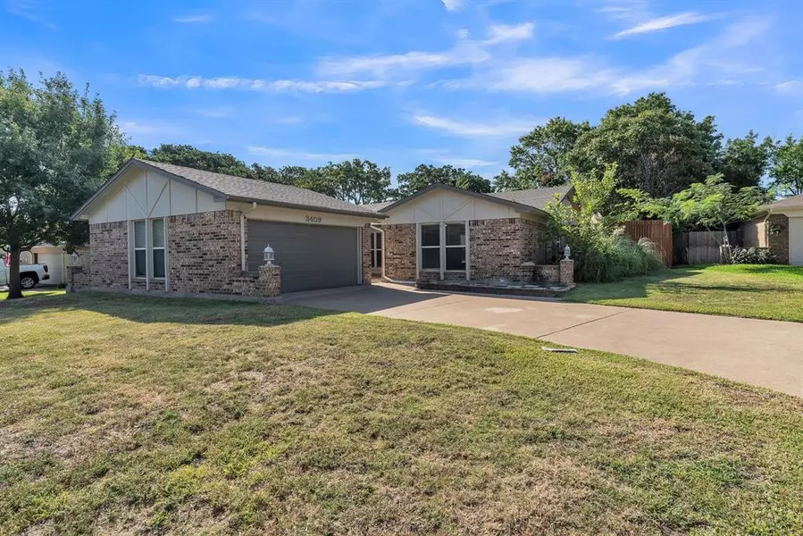 3409 Meadow Wood Court, Bedford, TX 76021