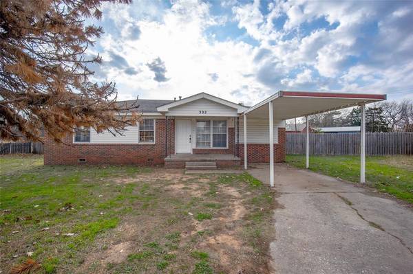 302 Carey Street, Wynnewood, OK 73098