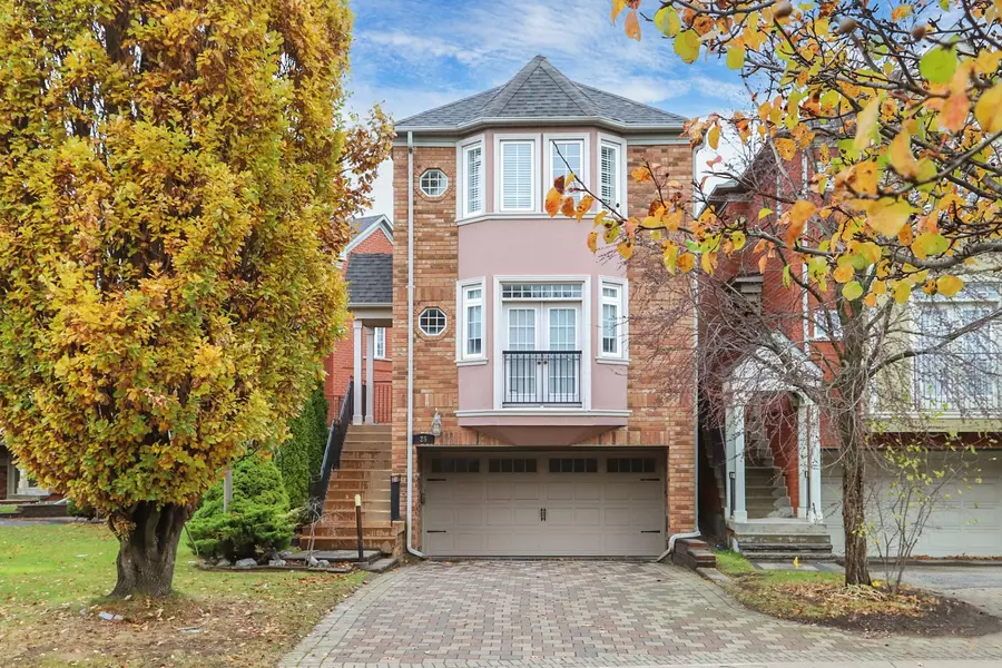 25 Crispin CT, Markham, ON L3R 4G6