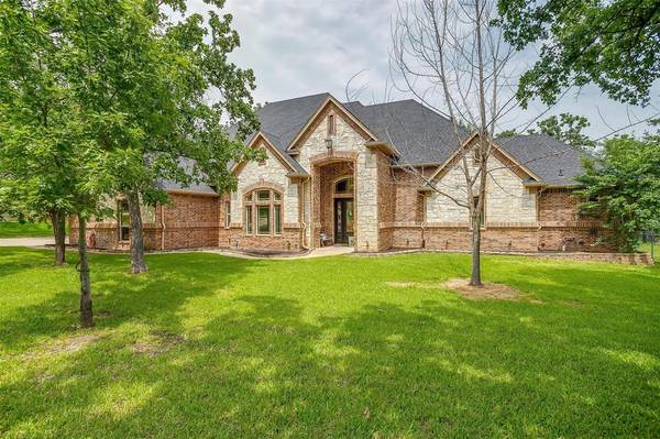 2716 Windsor Oaks Lane, Cleburne, TX 76031