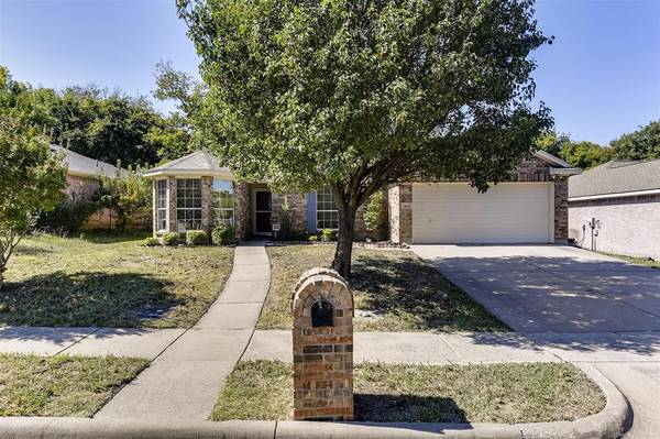 913 Green Acres Lane, Midlothian, TX 76065