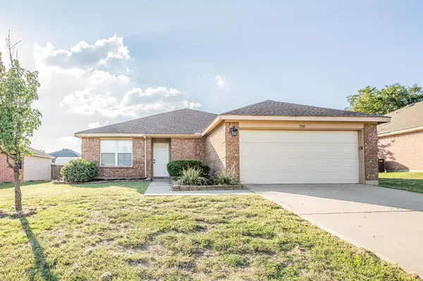 708 Black Hills Drive, Burleson, TX 76028