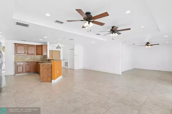 Pompano Beach, FL 33068,6221 SW 15th Ct