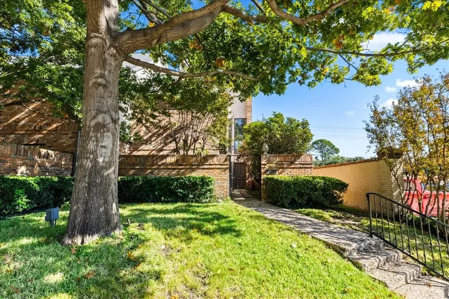 4346 Macarthur Avenue, Highland Park, TX 75209